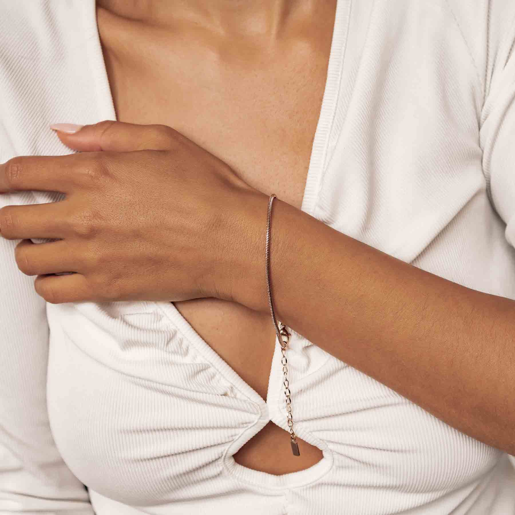 Collar Cadena Serpiente Redonda en Oro Rosa